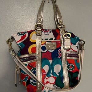 .

Coach 13830 Poppy Pop C Canvas Shoulder Bag tote hobo
Bag 
- 
-